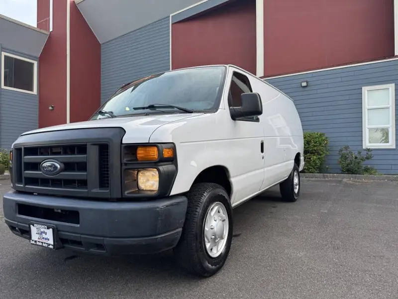 2013 Ford E-Series E-250 Van photo 4