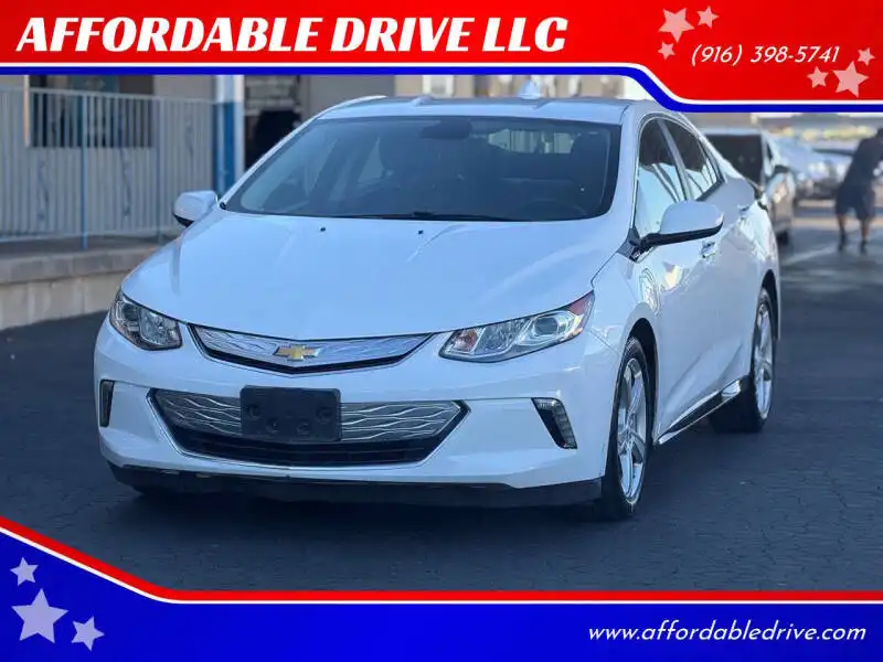2017 Chevrolet Volt LT's photo