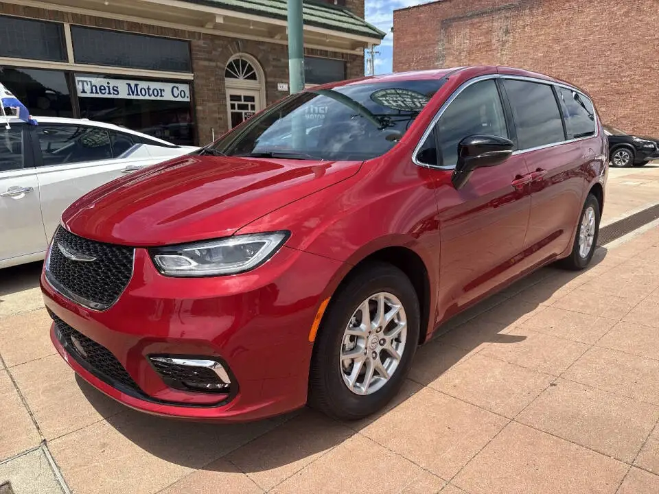 2026 Chrysler Pacifica Select photo 1