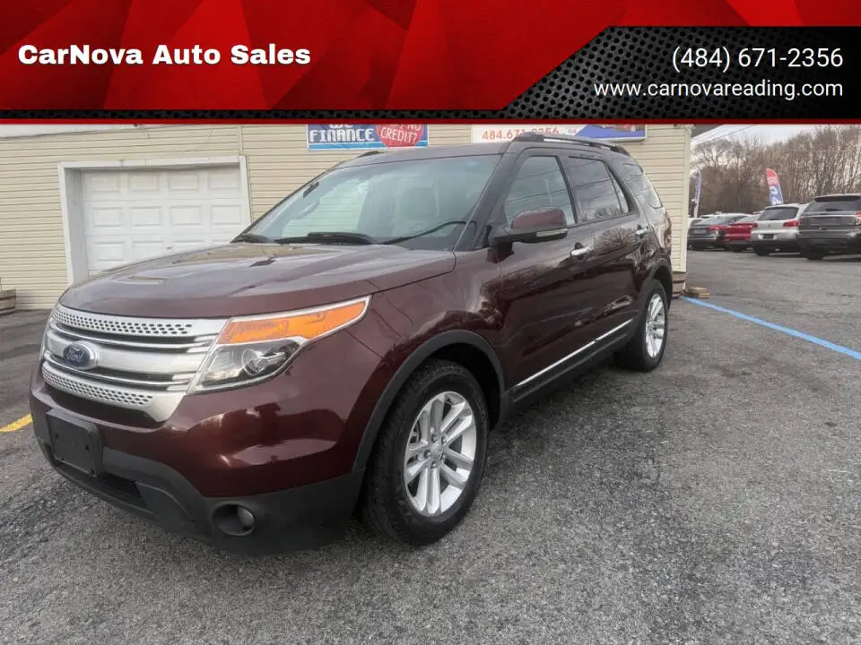 2012 Ford Explorer XLT 4x4 photo 1