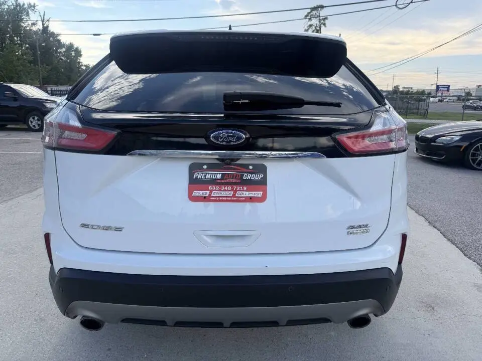 2020 Ford Edge SEL photo 5