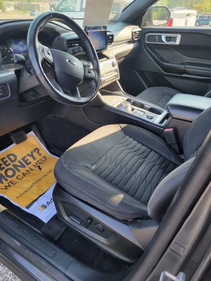 2020 Ford Explorer XLT 4WD photo 4