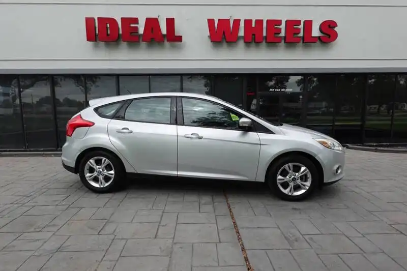 2013 Ford Focus SE Hatchback 5-Door's photo