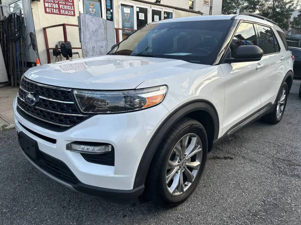2020 Ford Explorer XLT 4WD photo 3