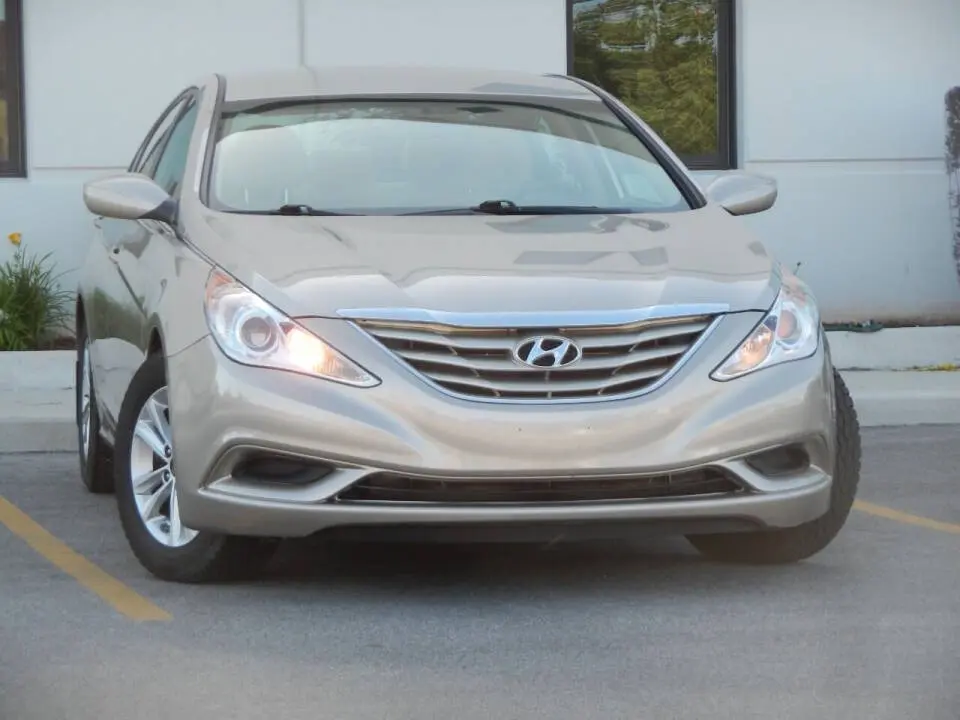 2011 Hyundai Sonata I4 GLS PZEV A T photo 5