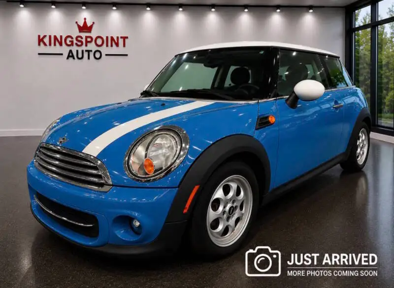 2013 MINI Cooper Base photo 1