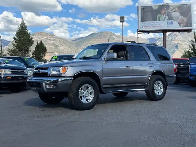 2002 Toyota 4Runner SR5 4WD's photo
