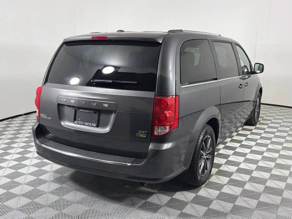 2017 Dodge Grand Caravan SXT photo 5