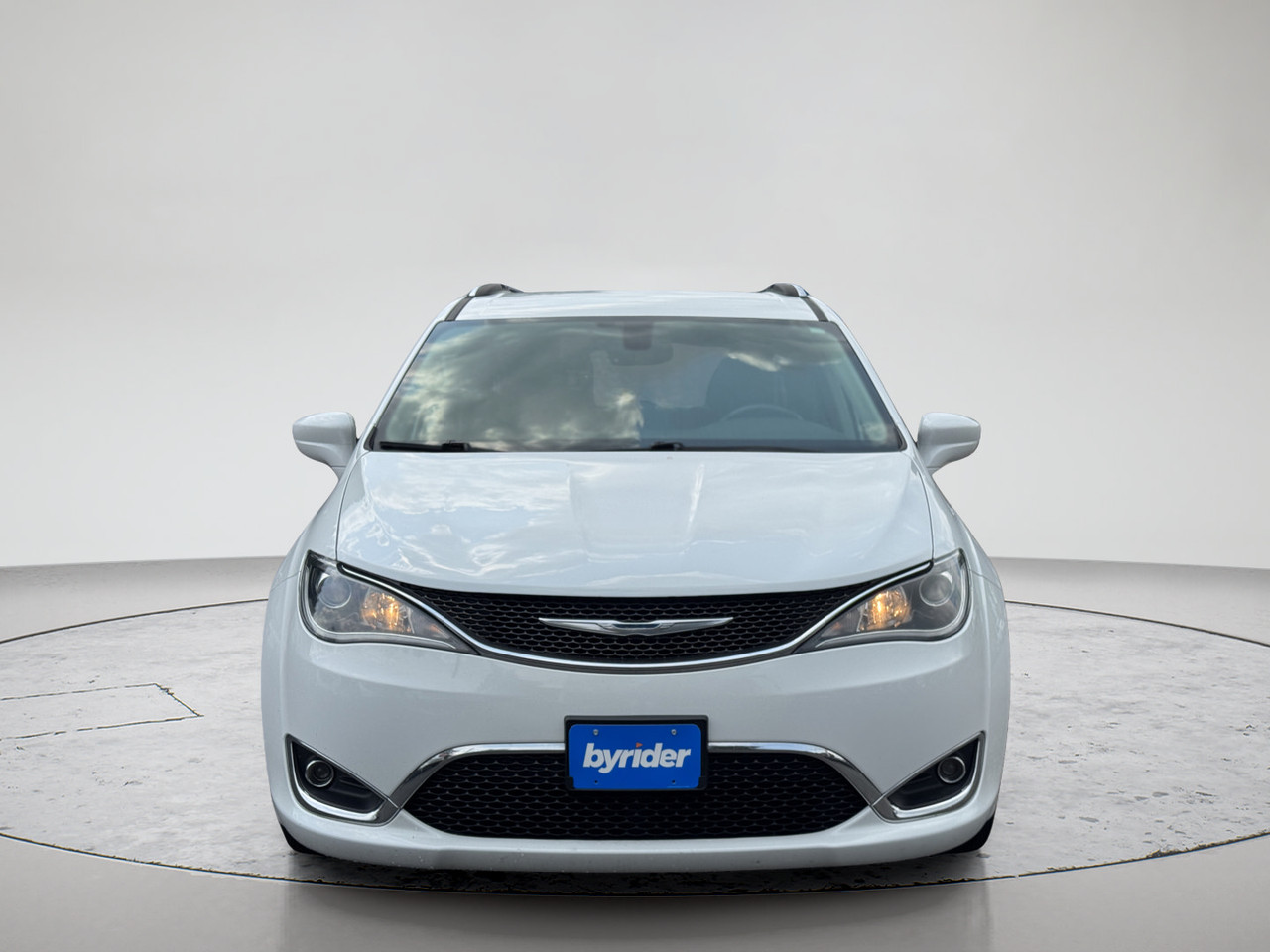 2017 Chrysler Pacifica Touring-L Plus photo 5