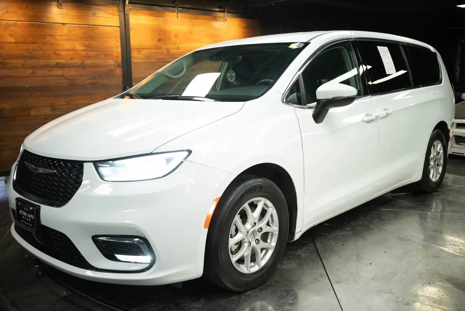 Vehicle Image 2