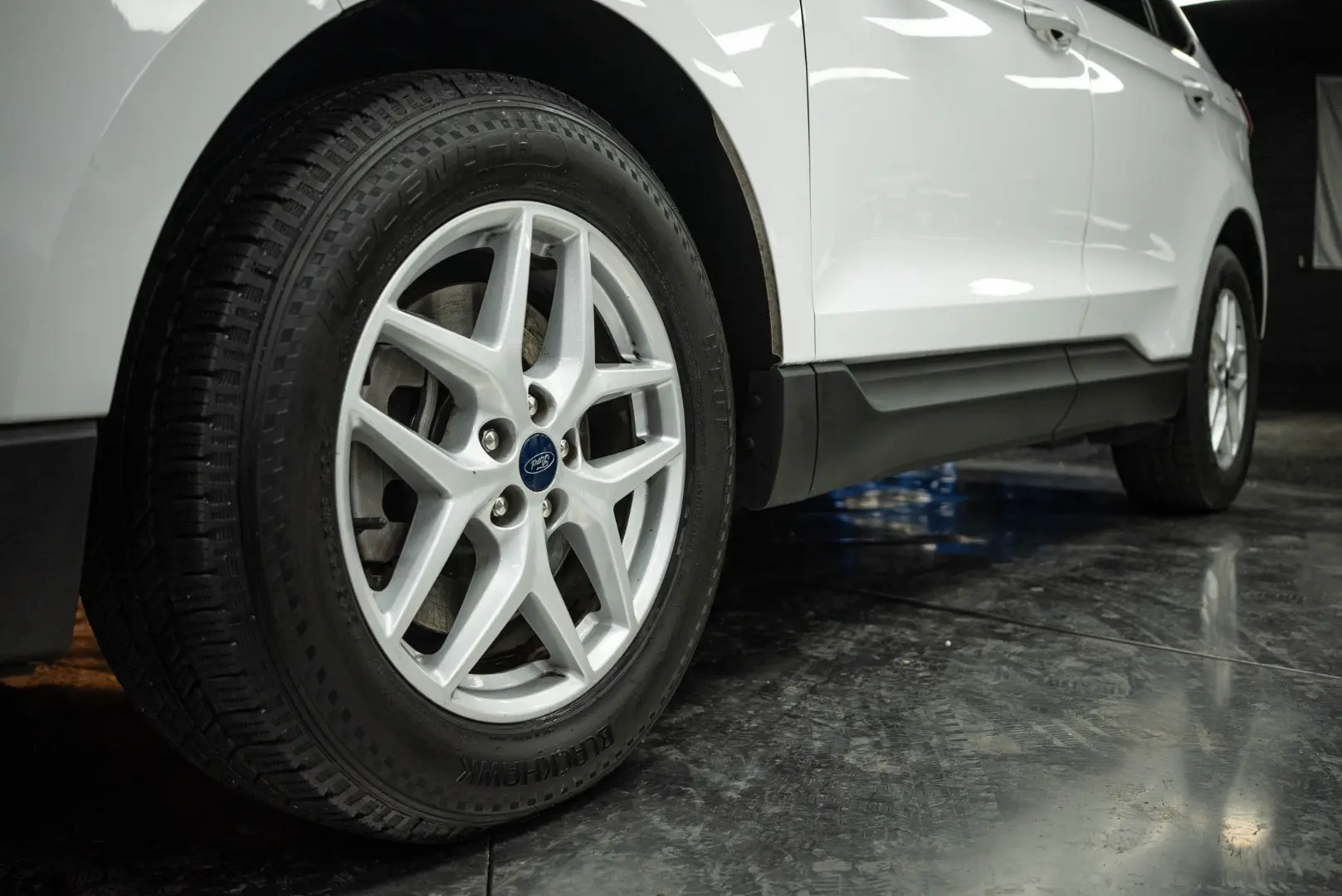 2021 Ford Edge SE photo 4