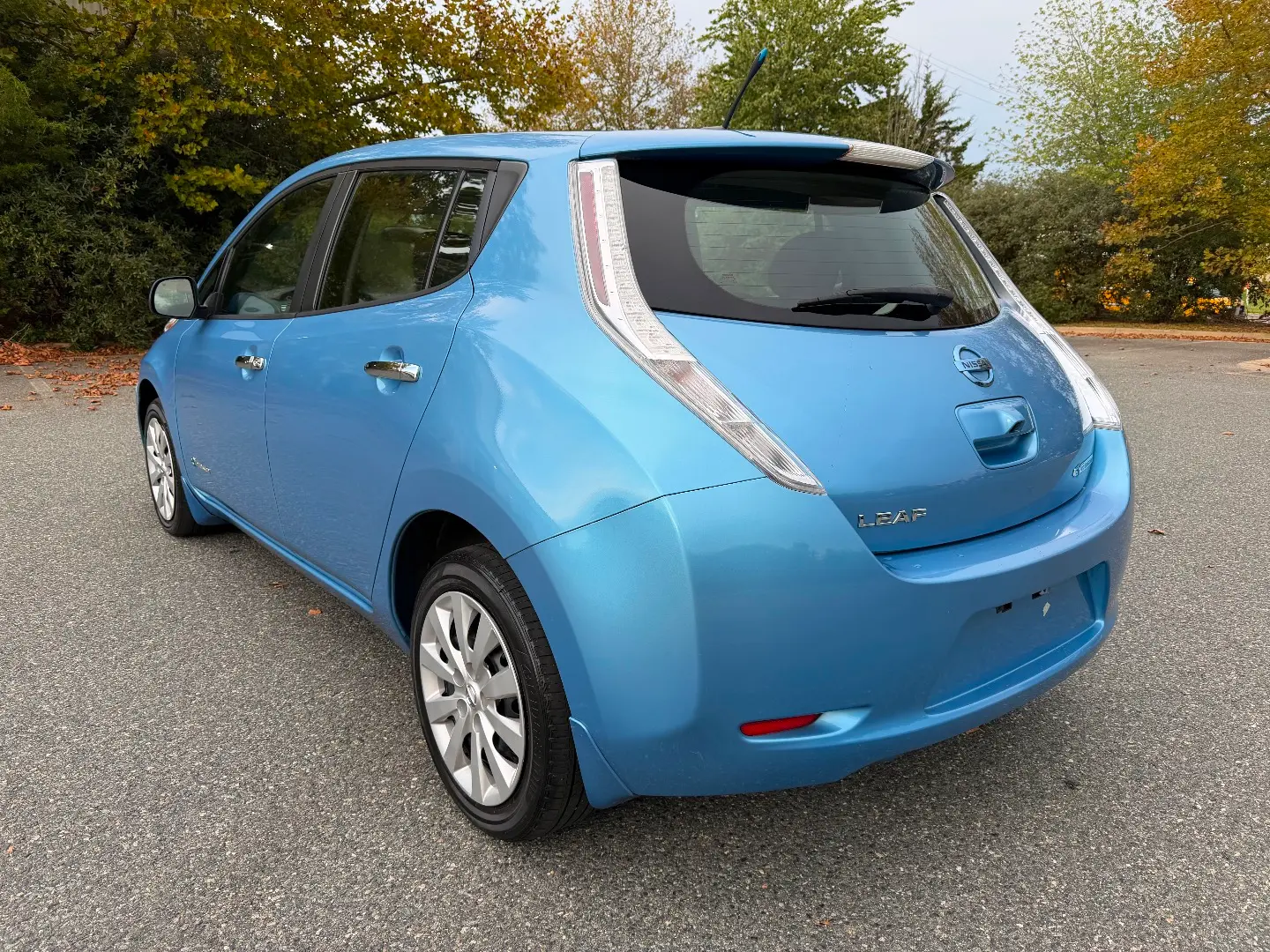 2014 Nissan Leaf S photo 5