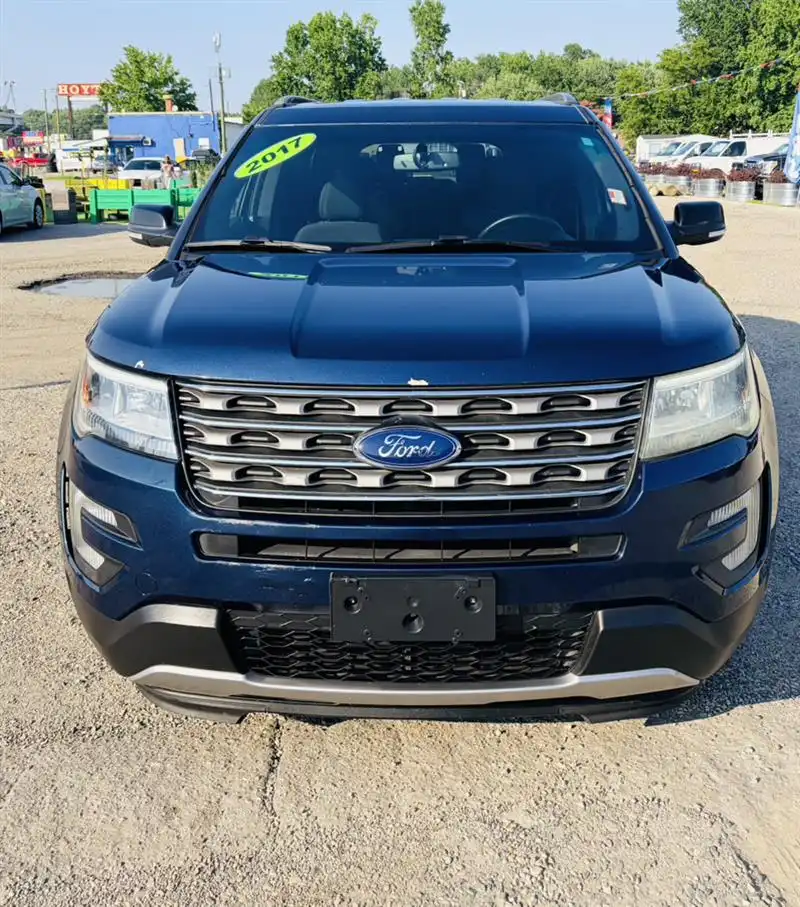 2017 Ford Explorer XLT 4WD's photo