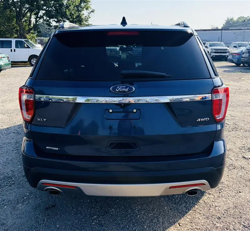 2017 Ford Explorer XLT 4WD photo 4