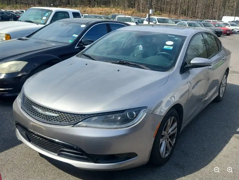 2015 Chrysler 200 S photo 1