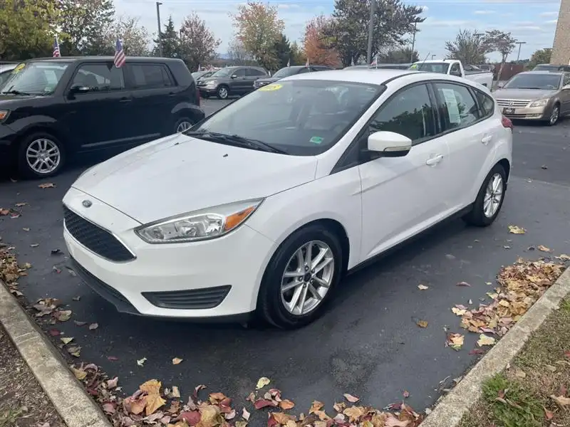 2015 Ford Focus 5 Door Hatch SE's photo