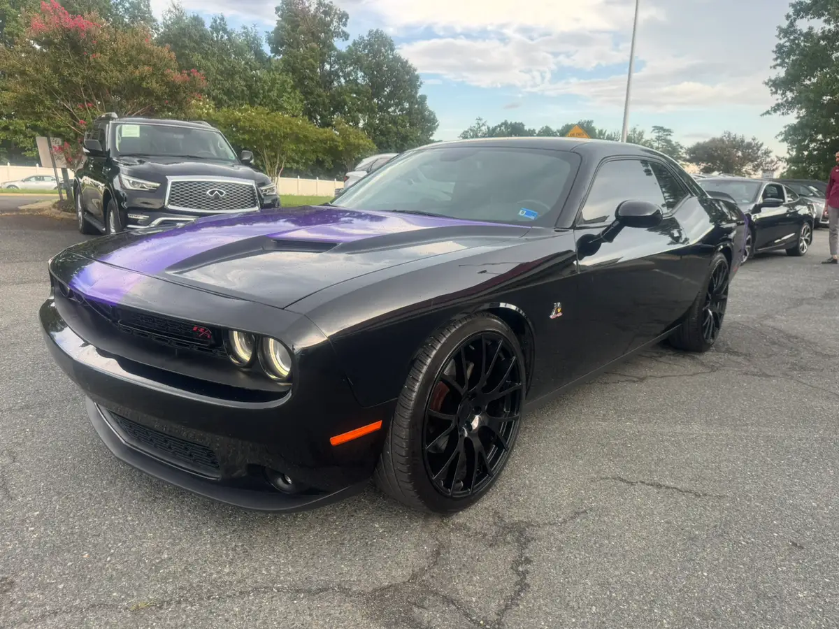 2016 Dodge Challenger Scat Pack photo 1