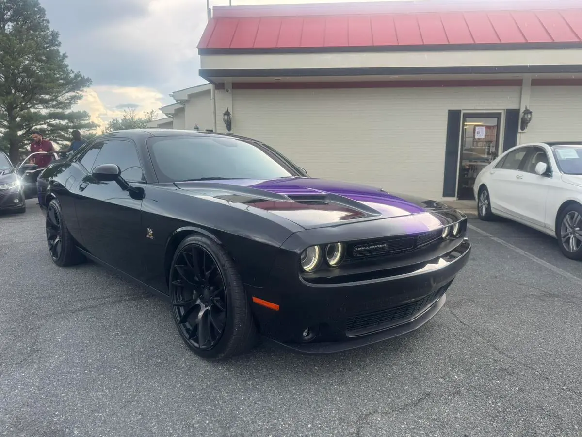2016 Dodge Challenger Scat Pack photo 3