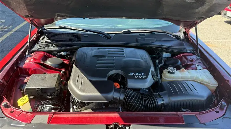 2017 Dodge Challenger SXT photo 5