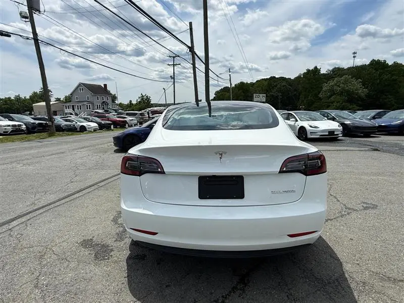 2023 Tesla Model 3 Performance photo 4