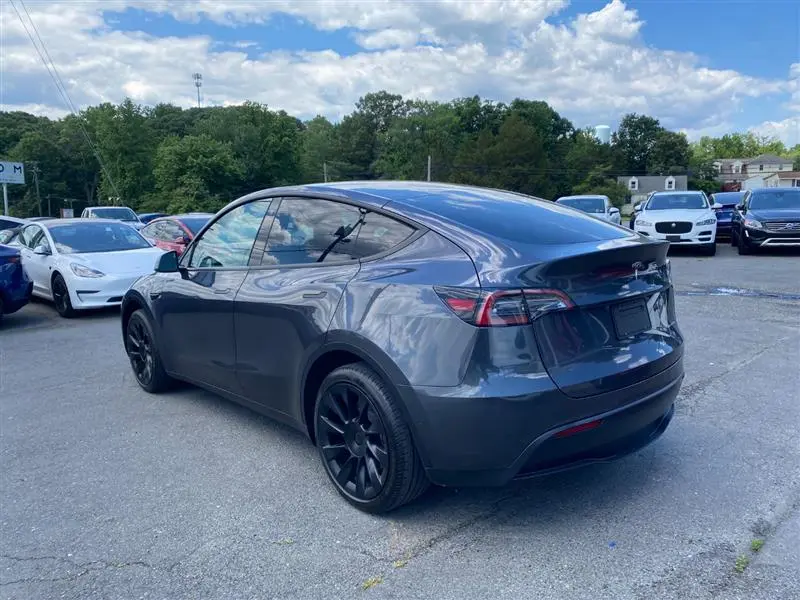 2024 Tesla Model Y Long Range Rear Wheel Drive photo 3