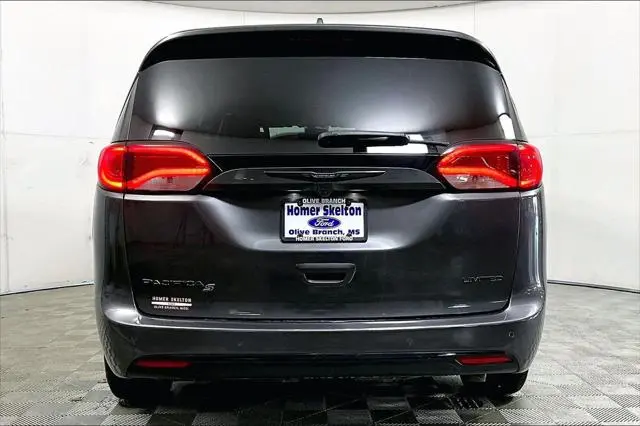 2020 Chrysler Pacifica Limited photo 4