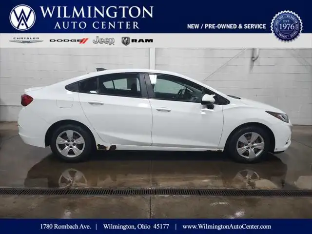 2017 Chevrolet Cruze LS Auto's photo