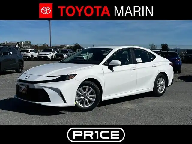 2026 Toyota Camry LE Hybrid's photo