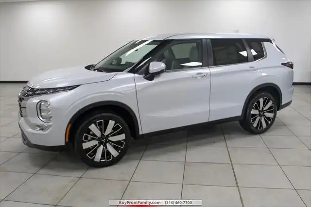 2026 Mitsubishi Outlander SE S-AWC's photo