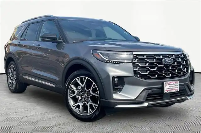 2025 Ford Explorer Platinum (PL535)'s photo