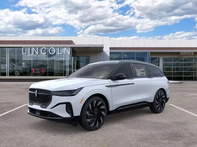 2026 Lincoln Nautilus Reserve AWD photo 1