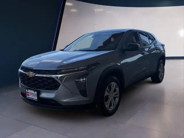 2025 Chevrolet Trax LS's photo