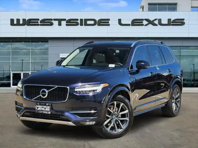 2016 Volvo XC90 T6 AWD Momentum's photo