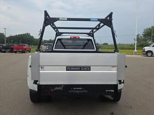 2022 RAM 3500 Tradesman 4X4 Regular cab photo 4