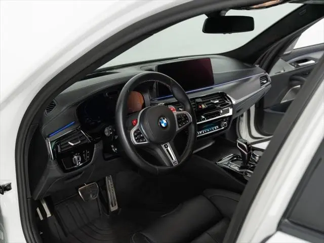 2023 BMW M5 Base photo 3