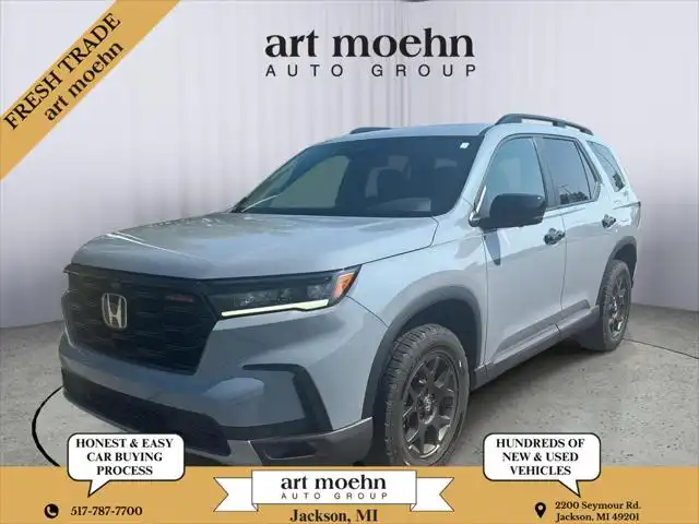 2025 Honda Pilot TrailSport AWD's photo