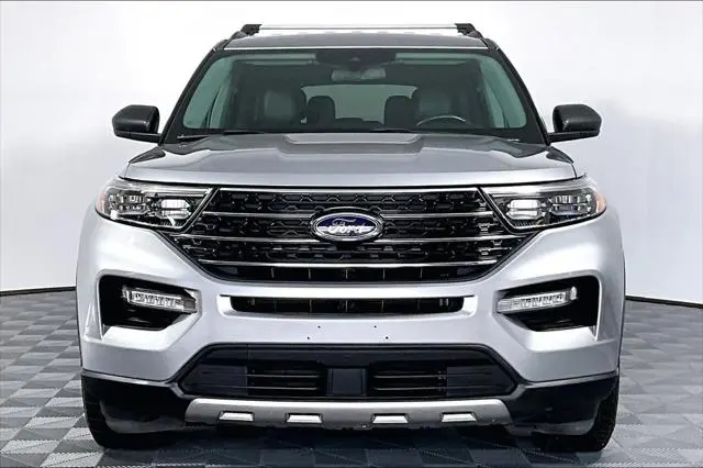 2021 Ford Explorer XLT 4WD photo 3