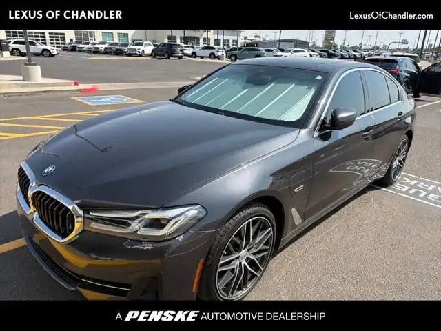 2022 BMW 5 Series 530e iPerformance Sedan's photo