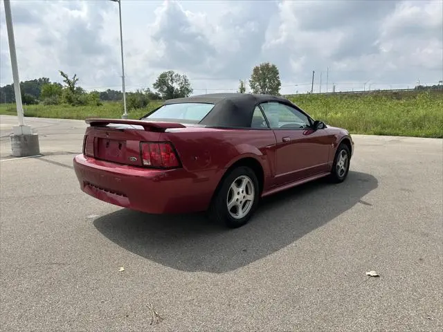 2003 Ford Mustang Deluxe photo 5
