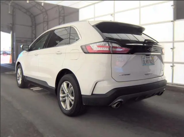 2020 Ford Edge SEL photo 4