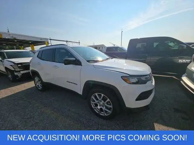 2023 Jeep Compass Latitude Lux 4WD's photo