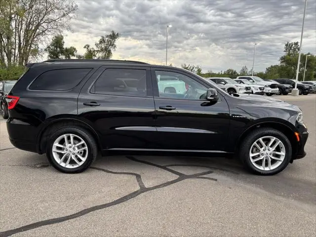 2025 Dodge Durango R/T AWD photo 4
