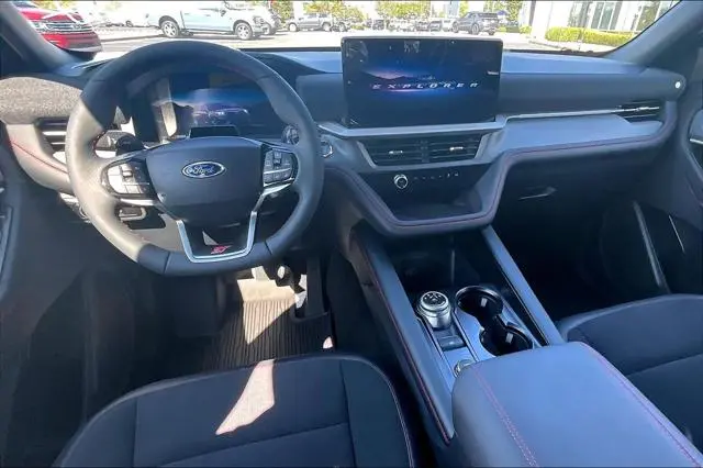 2027 Ford Explorer ST 4WD photo 5