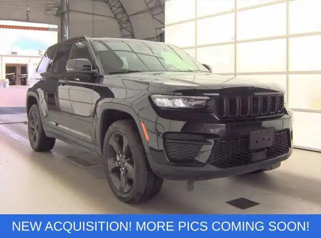 2023 Jeep Grand Cherokee Altitude 4WD's photo
