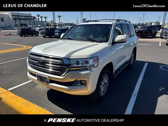 2016 Toyota Land Cruiser Base's photo
