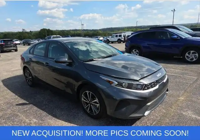 2024 Kia Forte LXS Auto's photo