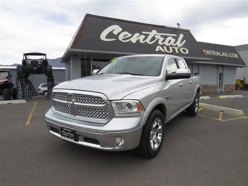 2016 RAM 1500 Laramie 4x4 Crew Cab 5'7's photo