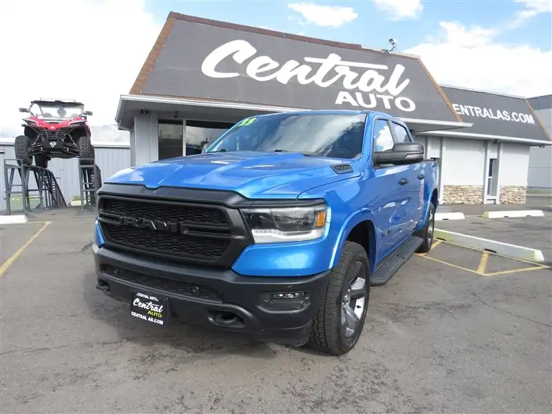 2023 RAM 1500 Big Horn/Lone Star 4x4 Crew Cab 5'7's photo