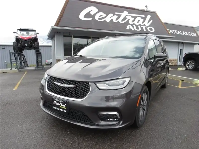 2021 Chrysler Pacifica Touring L's photo