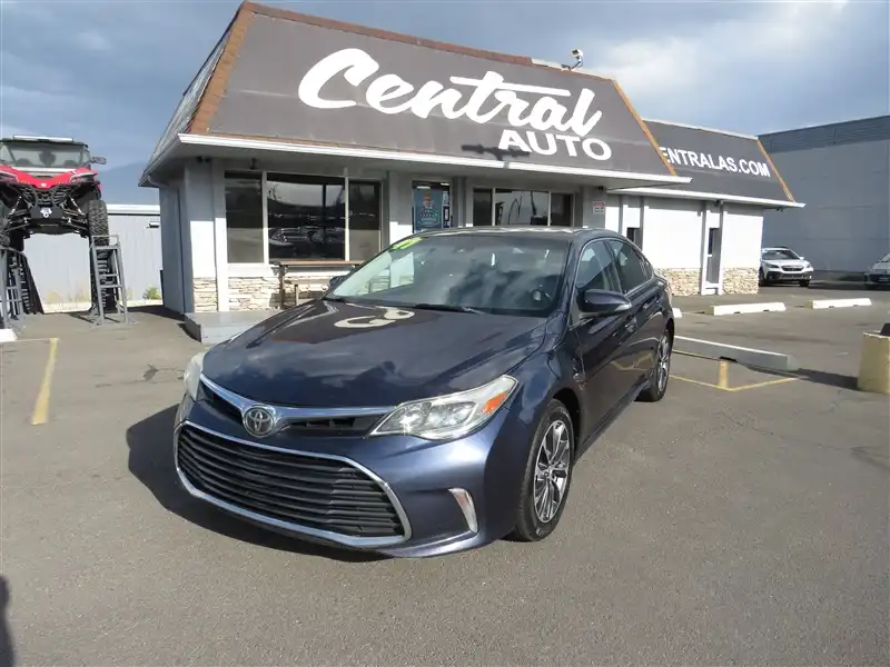 2017 Toyota Avalon XLE's photo